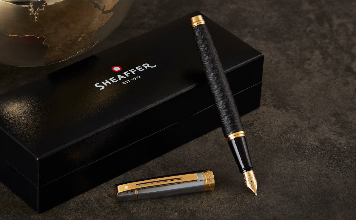 Sheaffer® 300 Glossy Black Fountain Pen With Gold Trims