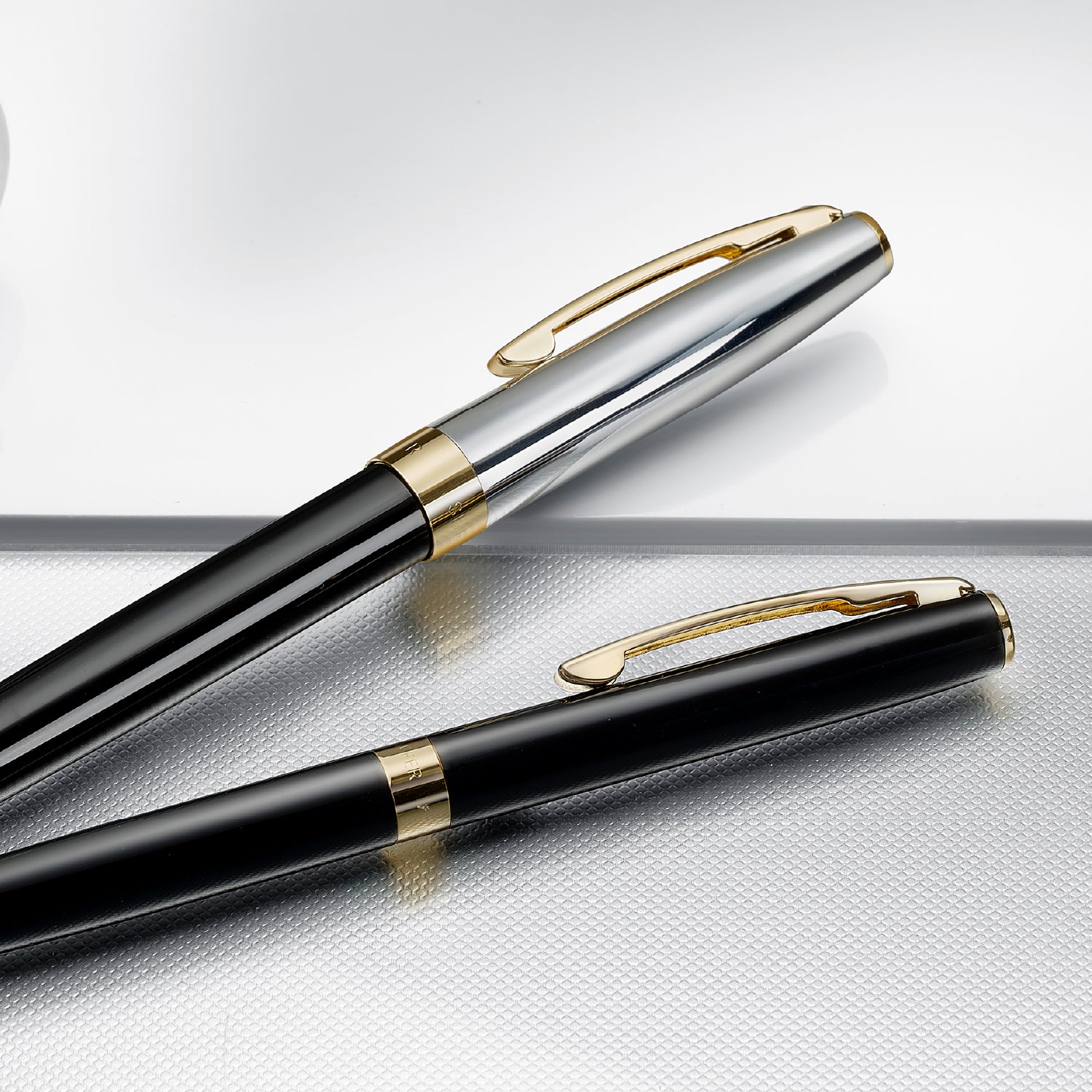 Sheaffer® SAGARIS 9475 Gloss Black Barrel and Chrome Cap Fountain Pen With Gold Tone Trim